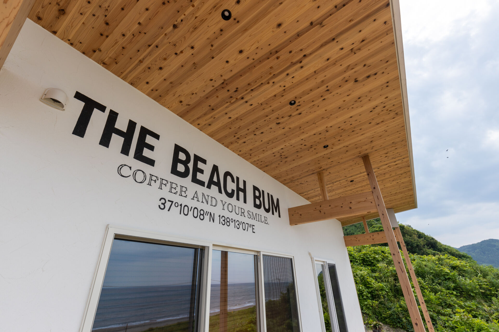 THE BEACH BUM