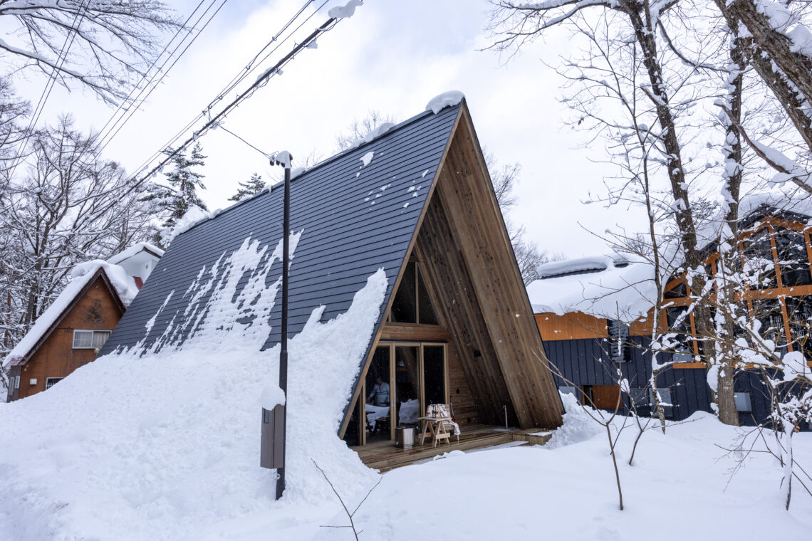 2025グッドデザイン賞【受賞】長野県白馬村の一棟貸別荘『 ルナ･シャレー(CHALET LUNA シャレー・ルナ(月椰)) 』
