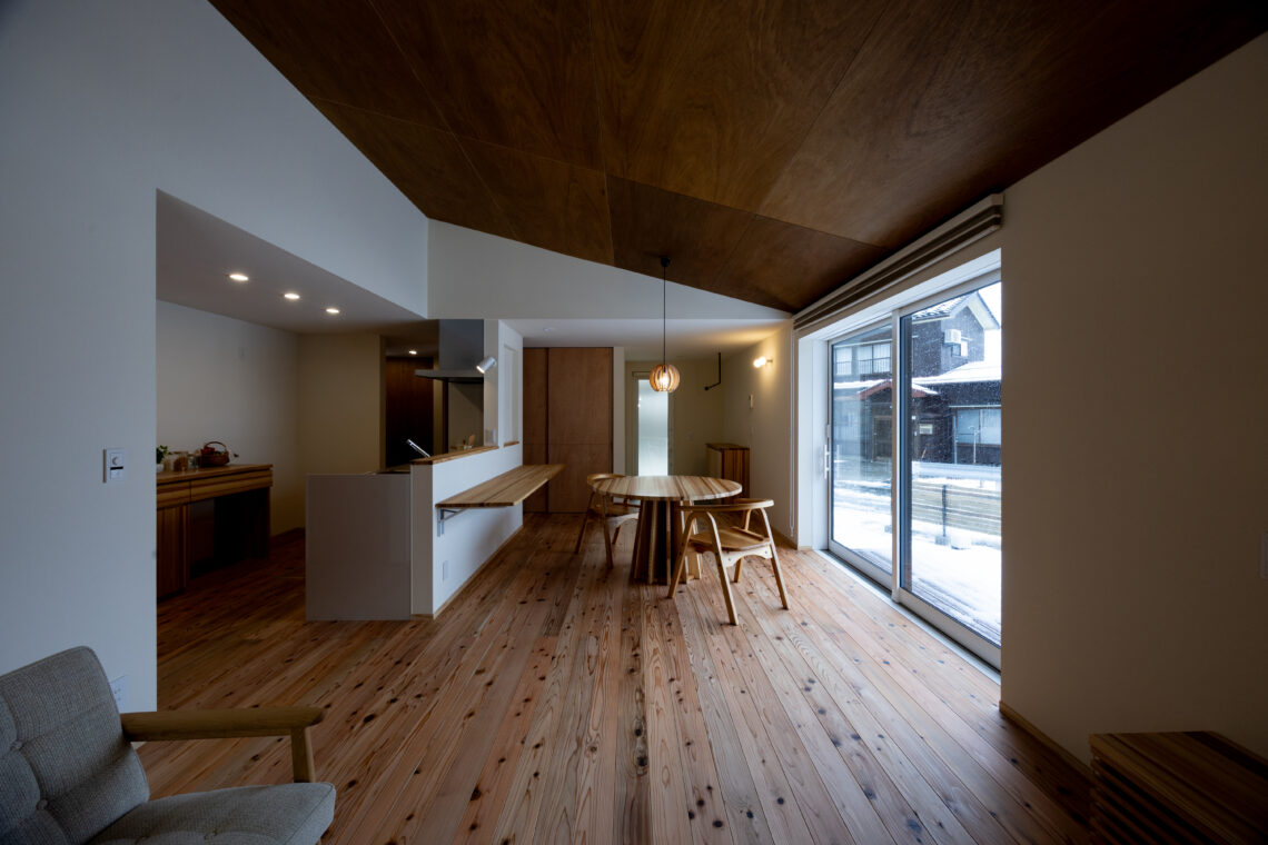 糸魚川杉の平屋の家